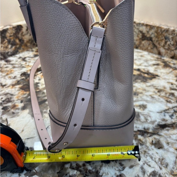 Michael Kors Light pink Tote with Gold Accents - Picture 5 of 12